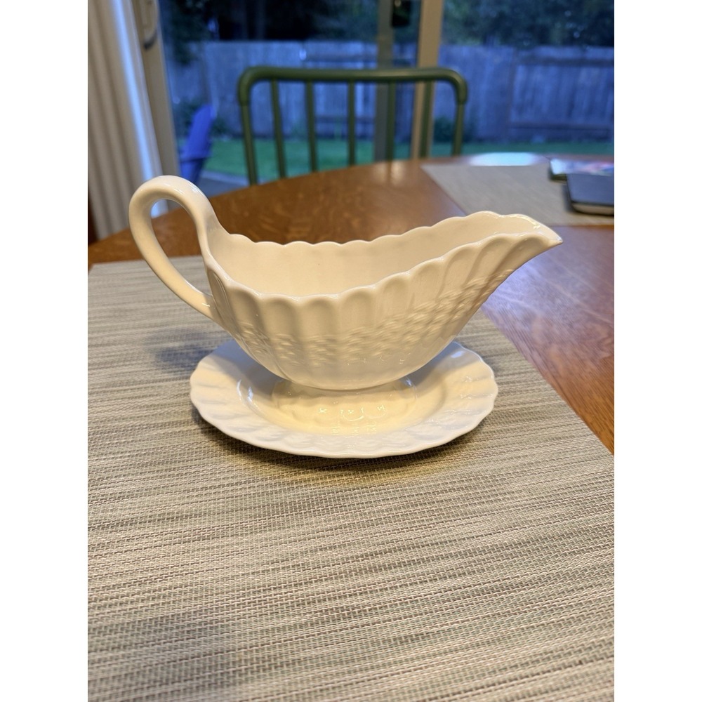 Vtg Copeland Spode Chelsea Wicker Gravy Boat W/ Underplate MINT